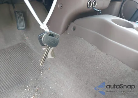 2002 Toyota Tacoma из США, поврежденный, VIN 5TEVL52N92Z069050